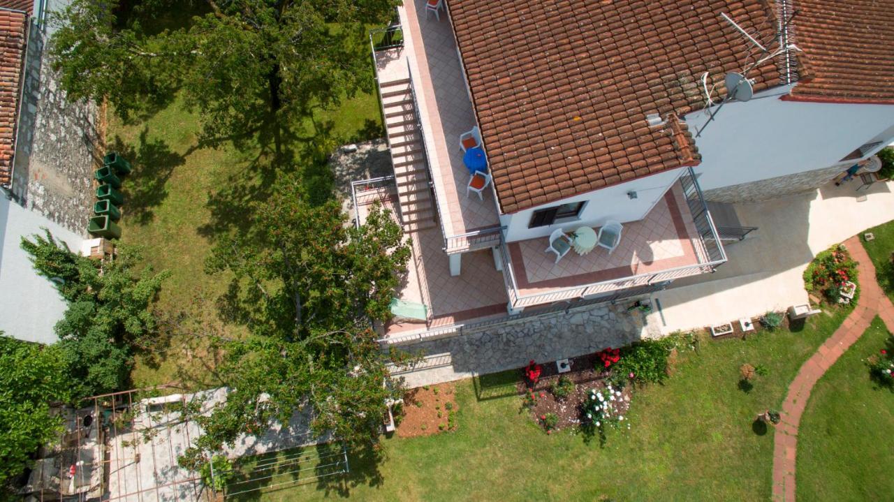 Apartment La Roza Funtana Buitenkant foto