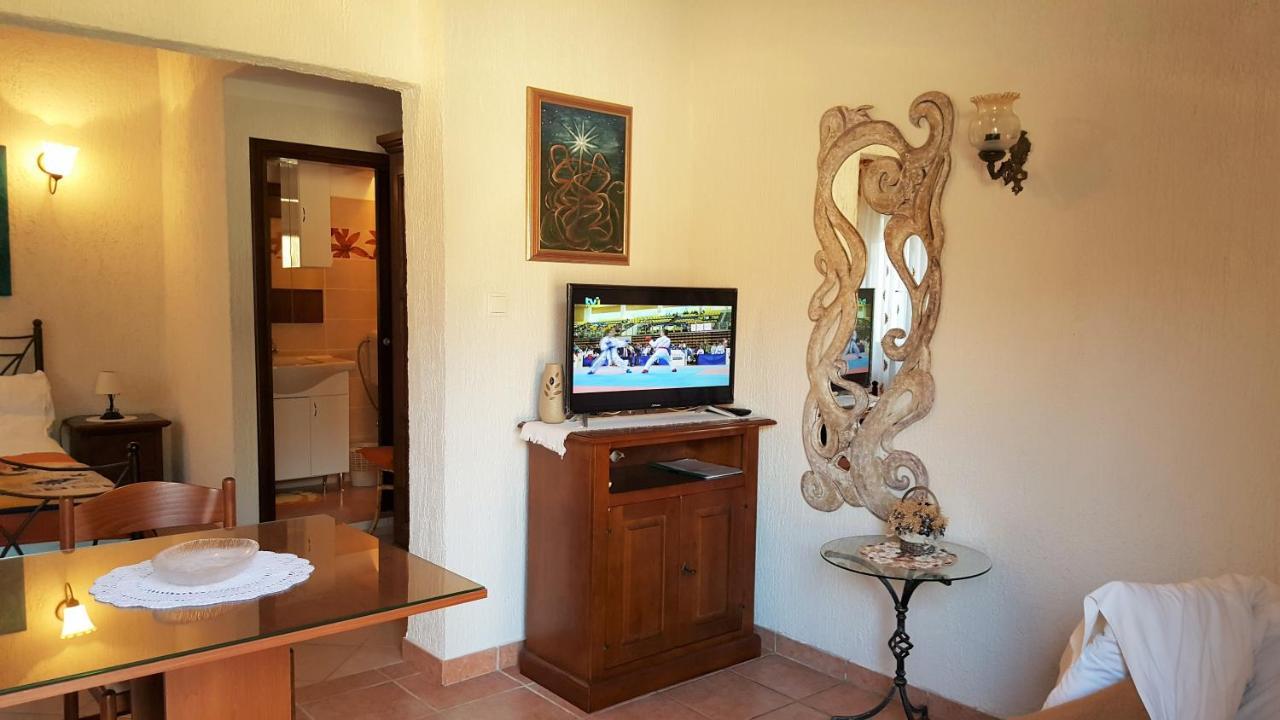 Apartment La Roza Funtana Buitenkant foto