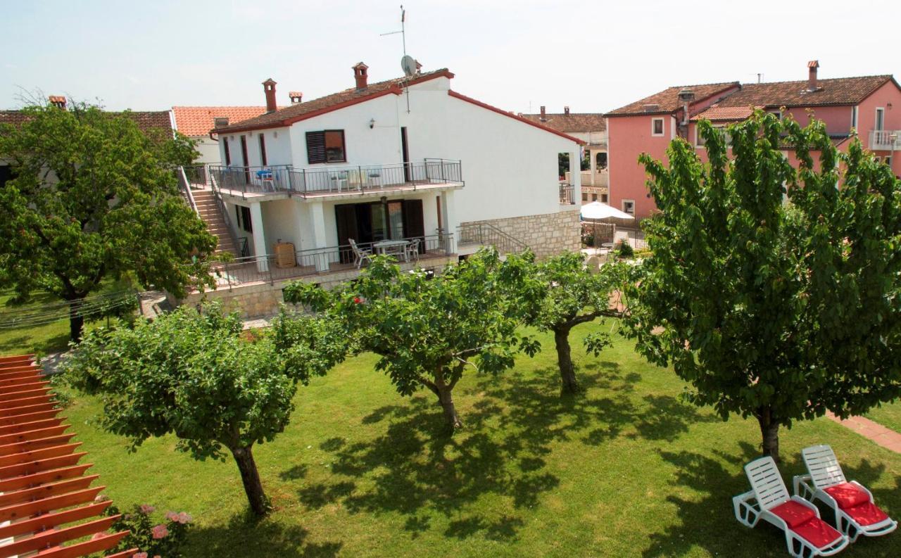 Apartment La Roza Funtana Buitenkant foto
