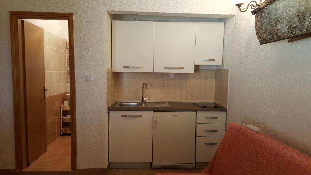 Apartment La Roza Funtana Buitenkant foto